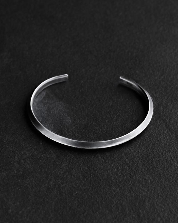 Armreif HINGABE in Sterlingsilber
