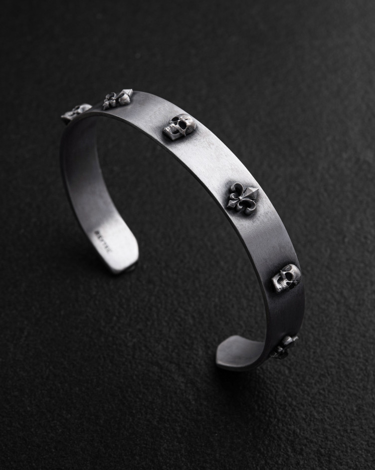 Armreif FLEUR DE LIS. SCHÄDEL in Sterlingsilber