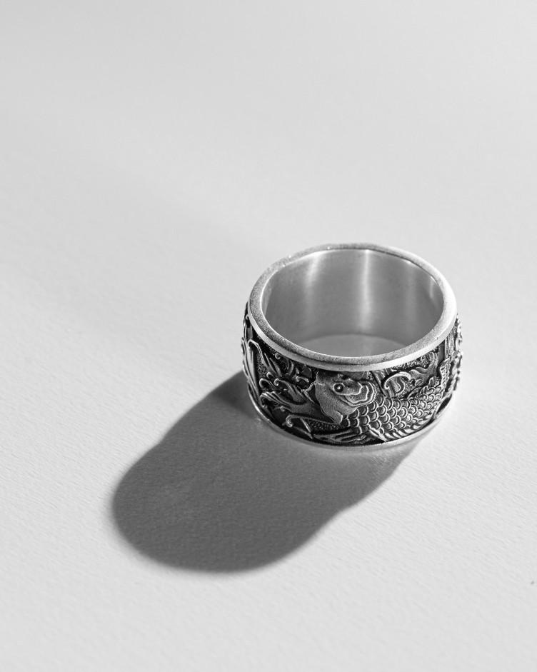Ring JAPANISCHE KOI-KARPFEN UND WELLEN in Sterlingsilber 10