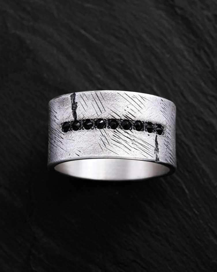 Ring ERVARING. BLACK STONES in Sterlingsilber