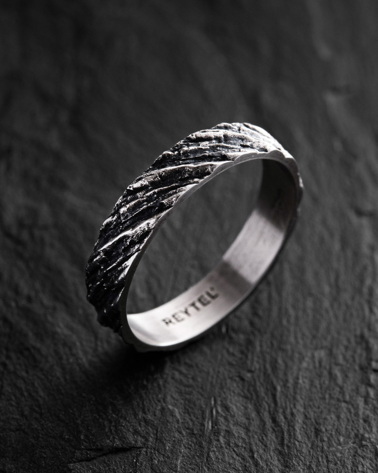 KRIGER-Ring aus Weißgold