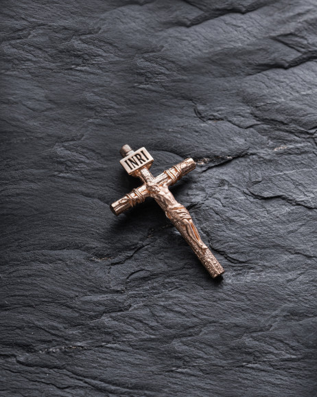 Kreuz KREUZIGUNG VON JESUS CHRISTUS aus Gelbgold S 6