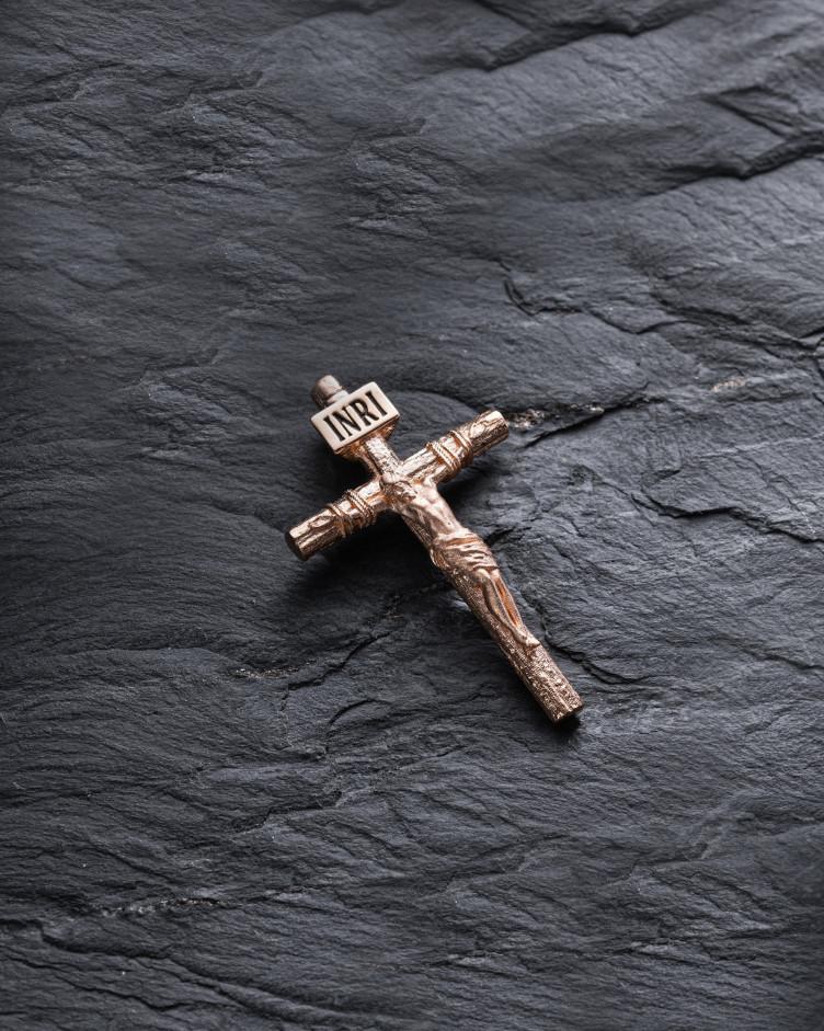 Kreuz KREUZIGUNG VON JESUS CHRISTUS aus Gelbgold S 6