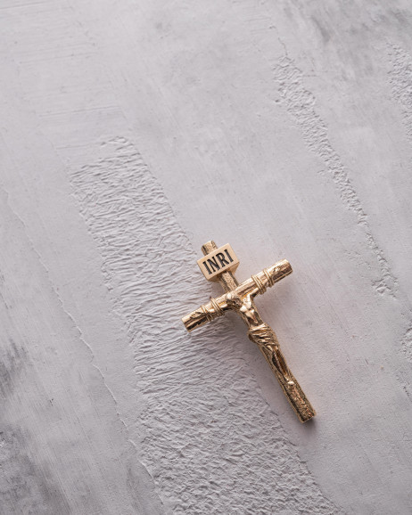 Kreuz aus Gelbgold KREUZIGUNG VON JESUS CHRISTUS M 5