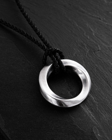 Anhänger INFINITE LOOP (am Band) in Sterlingsilber