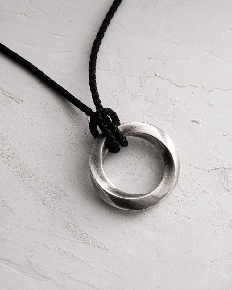 Anhänger INFINITE LOOP (am Band) in Sterlingsilber 4