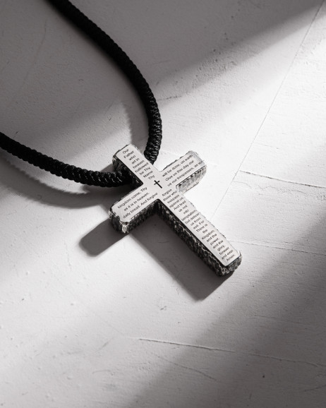 Kreuz in Sterlingsilber an einer Schnur VATERUNSER – UNSER VATER