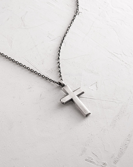 Kreuz VÉRITÉ an einer Kette in Sterlingsilber 3