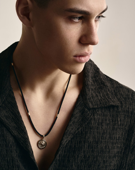 Seidenschnur mit Rotgoldeinsätzen 5