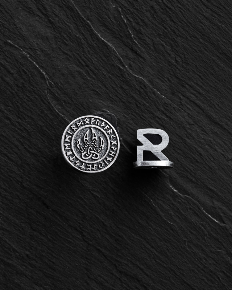 Einzelohrstecker BEAR'S PAW. RUNES in Sterlingsilber