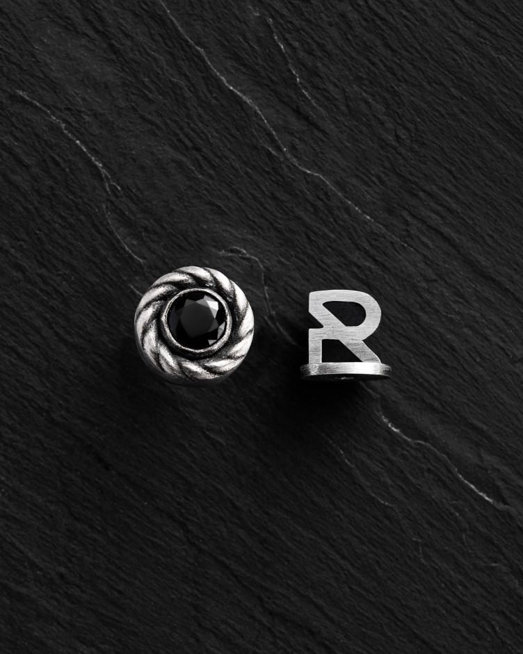 Einzelohrstecker REEKS. BLACK STONE in Sterlingsilber