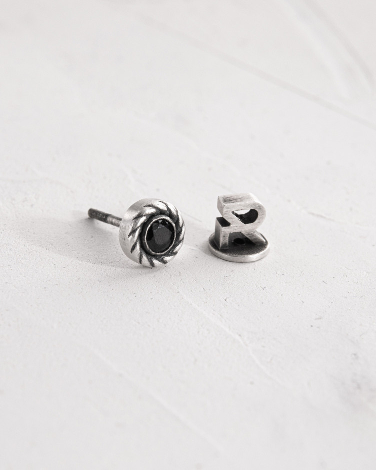 Einzelohrstecker REEKS. BLACK STONE in Sterlingsilber 6