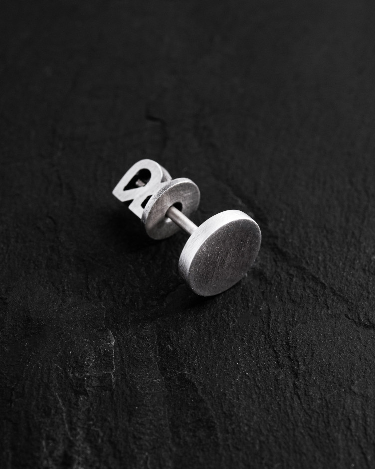 Einzelohrstecker PUNKT in Sterlingsilber 3