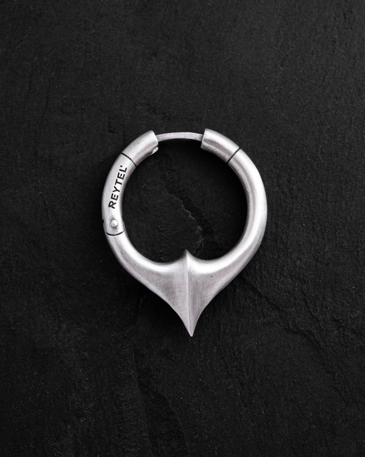 Einzelohrstecker REBELLION in Sterlingsilber