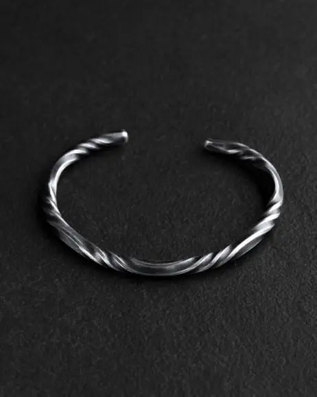 Armreif TIME LOOP in Sterlingsilber